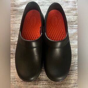 Women’s Crocs Neria Pro II LR Work Clogs